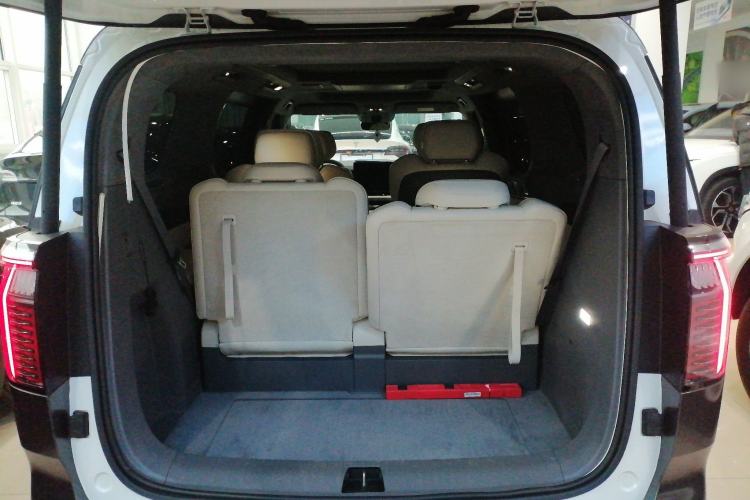 Used Zeekr 009 2022 WE Edition Trunk