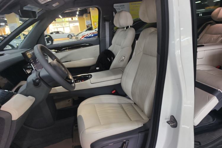 Used Zeekr 009 2022 WE Edition Left Front Seat