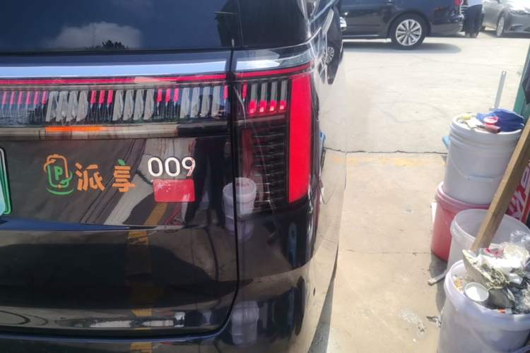 Used Zeekr 009 2022 WE Edition Right Rear Taillight