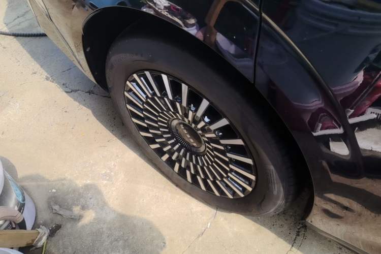 Used Zeekr 009 2022 WE Edition Right Rear Wheel Hub