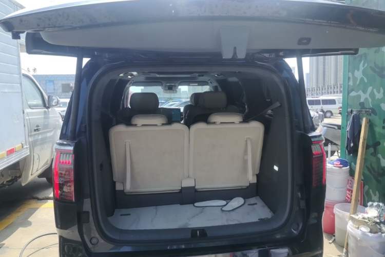 Used Zeekr 009 2022 WE Edition Trunk