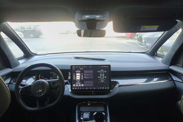Used Zeekr 009 2022 WE Edition Center Console