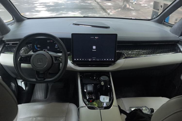 Used Zeekr 009 2022 ME Edition Center Console