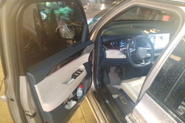 Used Zeekr 009 2022 WE Edition Driver Seat