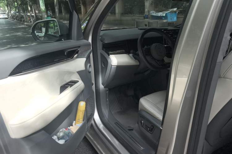 Used Zeekr 009 2022 ME Edition Driver Seat