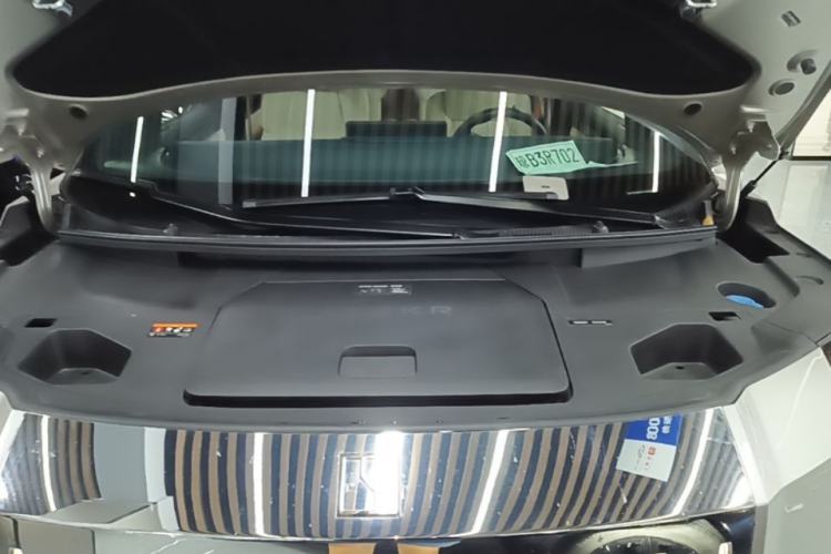 Used Zeekr 009 2022 WE Edition Engine Bay