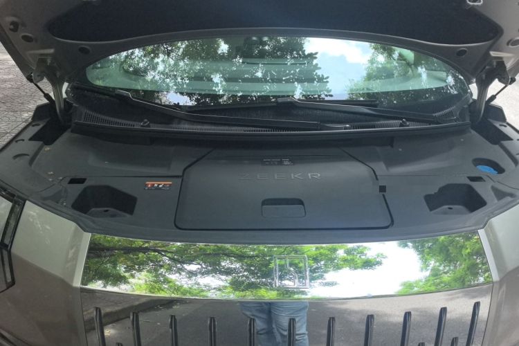 Used Zeekr 009 2022 ME Edition Engine Bay