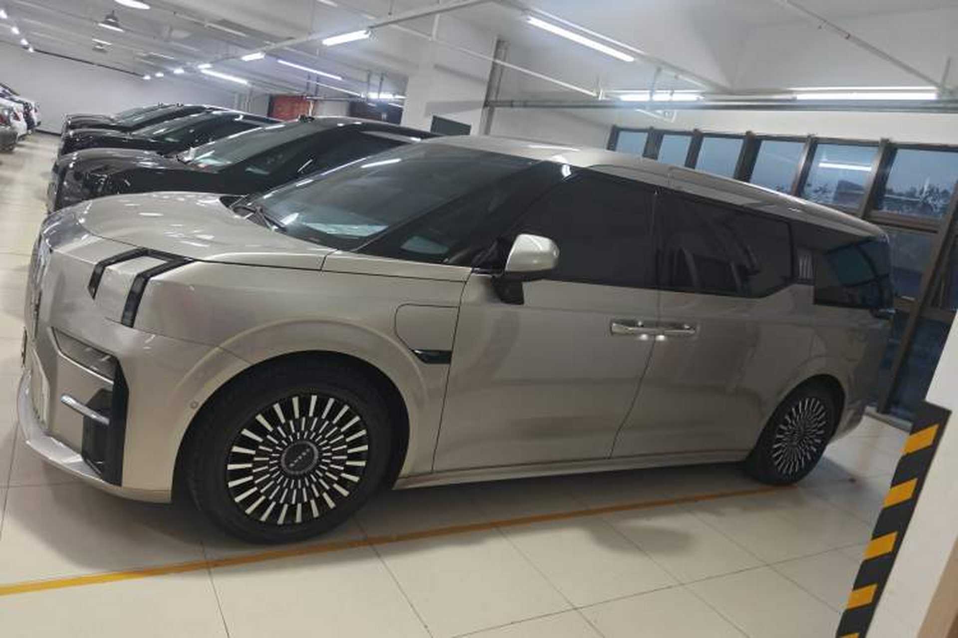 Used Zeekr 009 2022 WE Edition Exterior 3