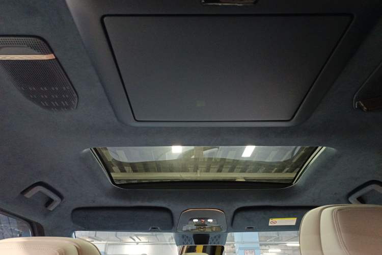 Used Zeekr 009 2022 WE Edition Headliner