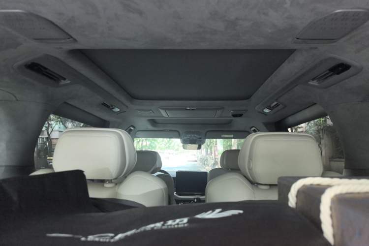 Used Zeekr 009 2022 ME Edition Headliner