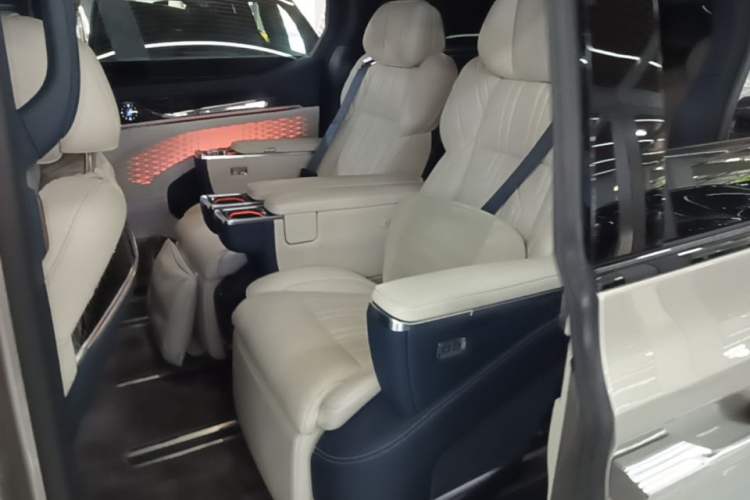 Used Zeekr 009 2022 WE Edition Left Rear Seat