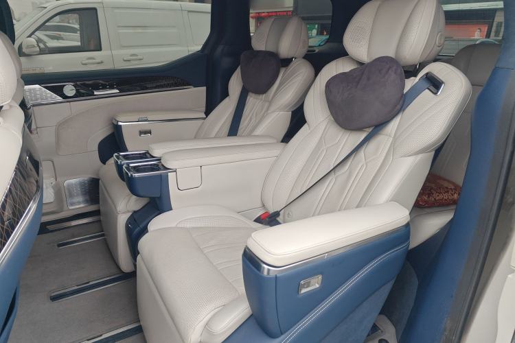 Used Zeekr 009 2022 WE Edition Left Rear Seat