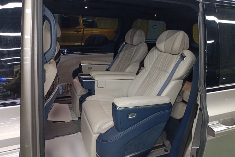 Used Zeekr 009 2022 WE Edition Left Rear Seat