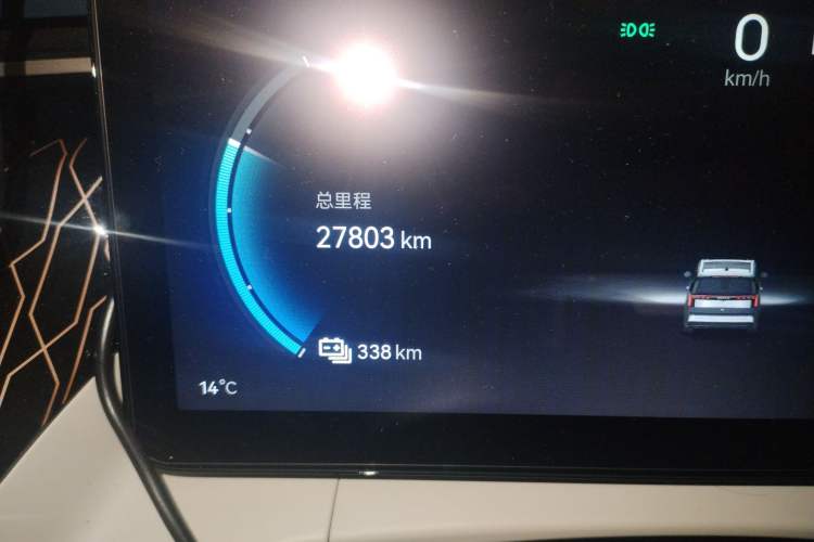 Used Zeekr 009 2022 WE Edition Odometer Close Up
