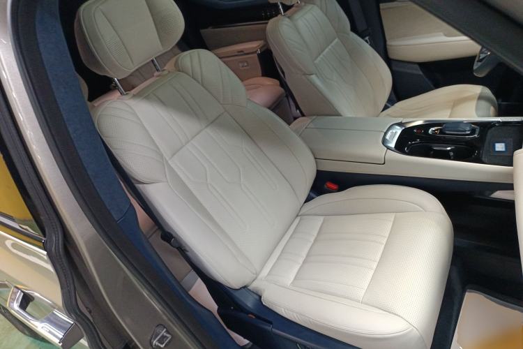 Used Zeekr 009 2022 WE Edition Right Front Seat