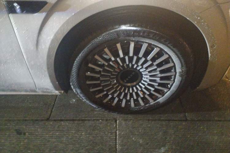 Used Zeekr 009 2022 WE Edition Right Front Wheel Hub