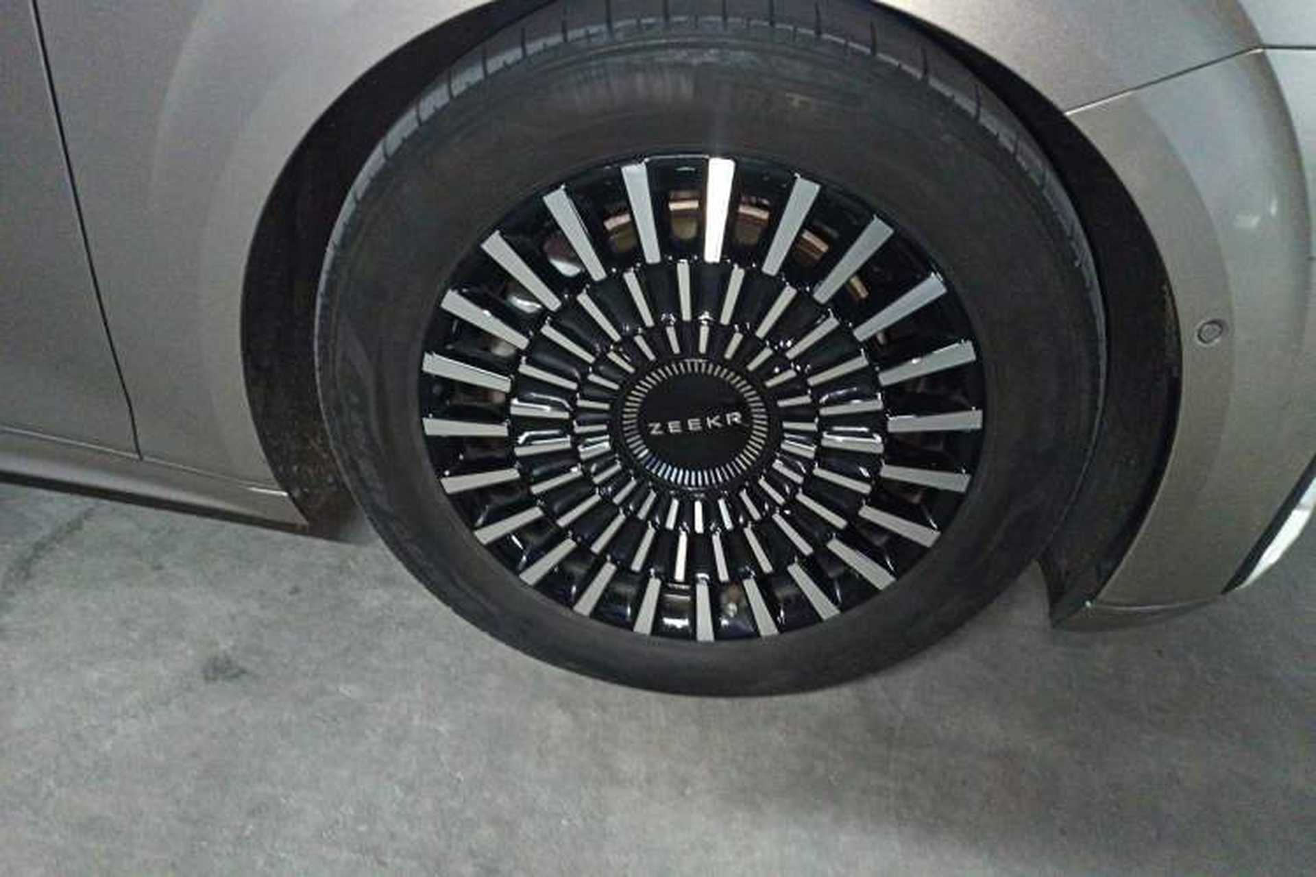 Used Zeekr 009 2022 WE Edition Right Front Wheel Hub