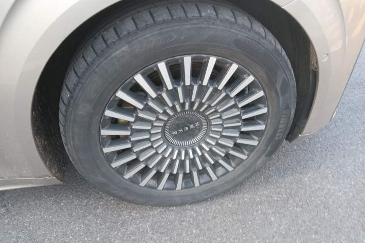Used Zeekr 009 2022 WE Edition Right Front Wheel Hub