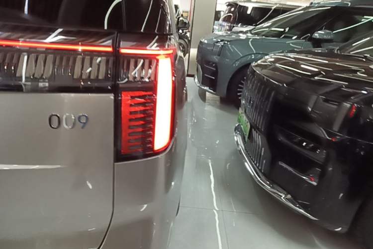 Used Zeekr 009 2022 WE Edition Right Rear Taillight