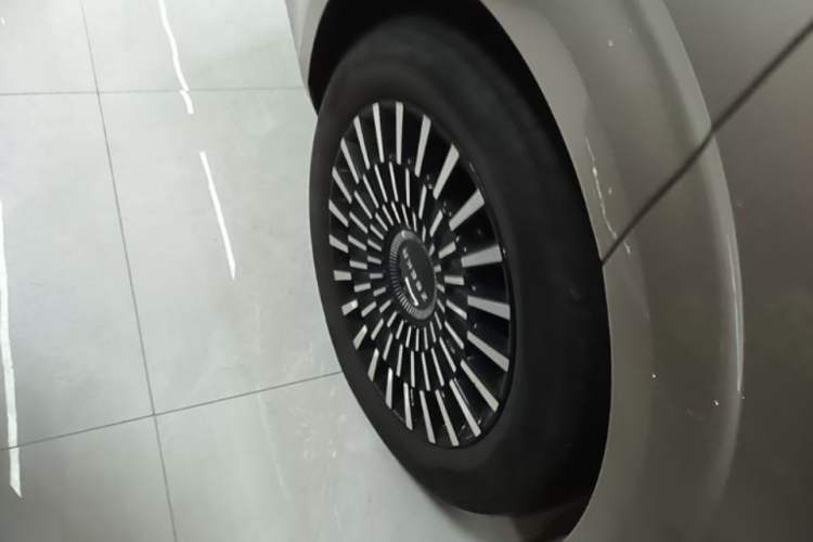 Used Zeekr 009 2022 WE Edition Right Rear Wheel Hub