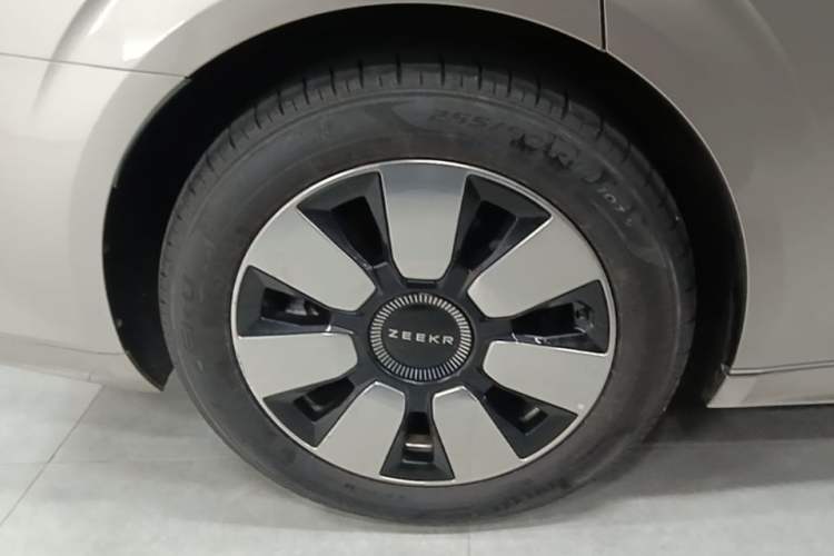 Used Zeekr 009 2022 ME Edition Right Rear Wheel Hub