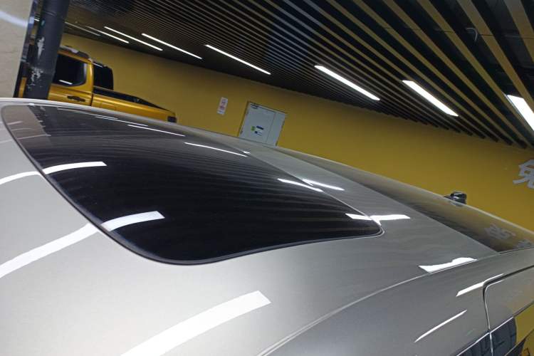 Used Zeekr 009 2022 WE Edition Roof