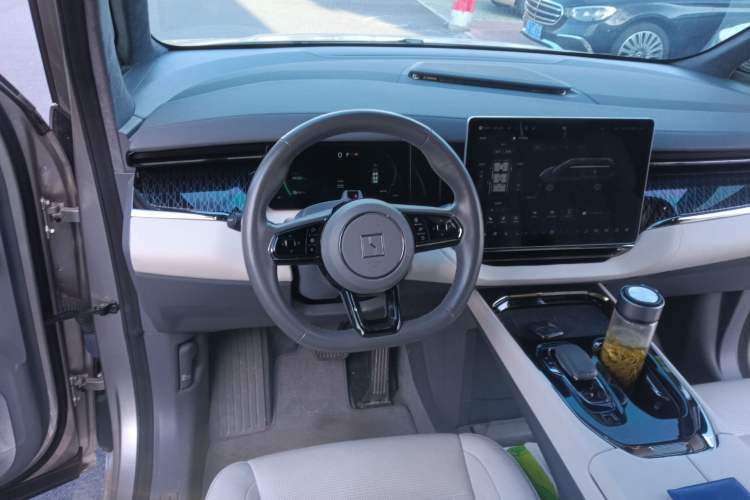 Used Zeekr 009 2022 WE Edition Steering Wheel