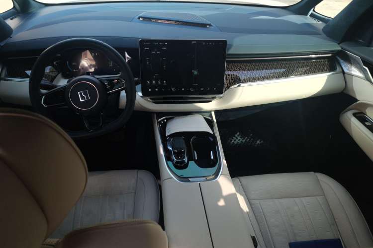 Used Zeekr 009 2022 ME Edition Center Console