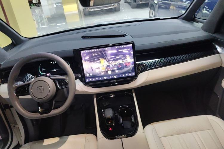 Used Zeekr 009 2022 WE Edition Center Console
