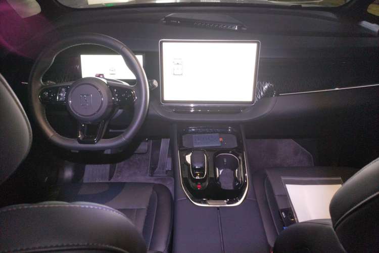 Used Zeekr 009 2022 WE Edition Center Console