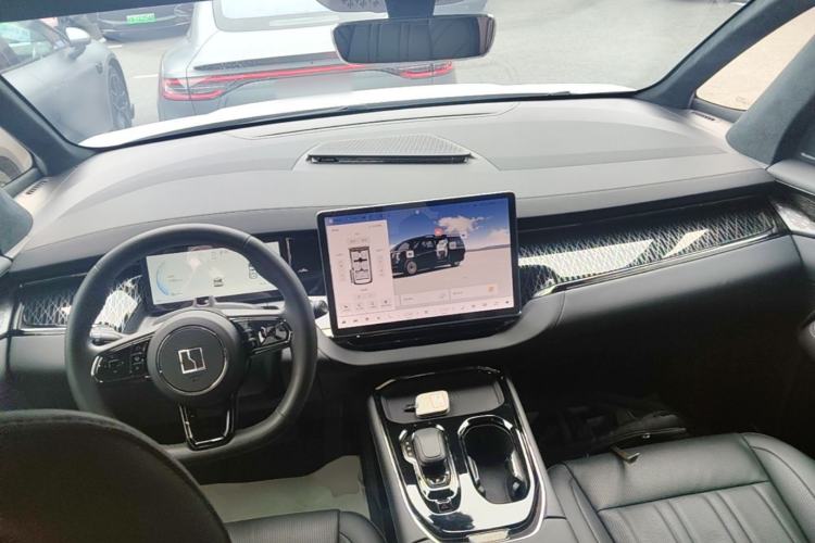 Used Zeekr 009 2022 WE Edition Center Console