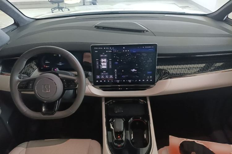 Used Zeekr 009 2022 ME Edition Center Console