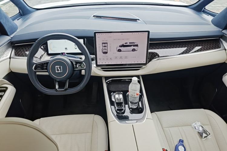 Used Zeekr 009 2022 ME Edition Center Console
