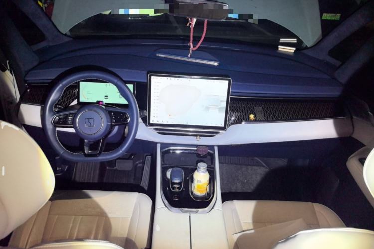 Used Zeekr 009 2022 WE Edition Center Console