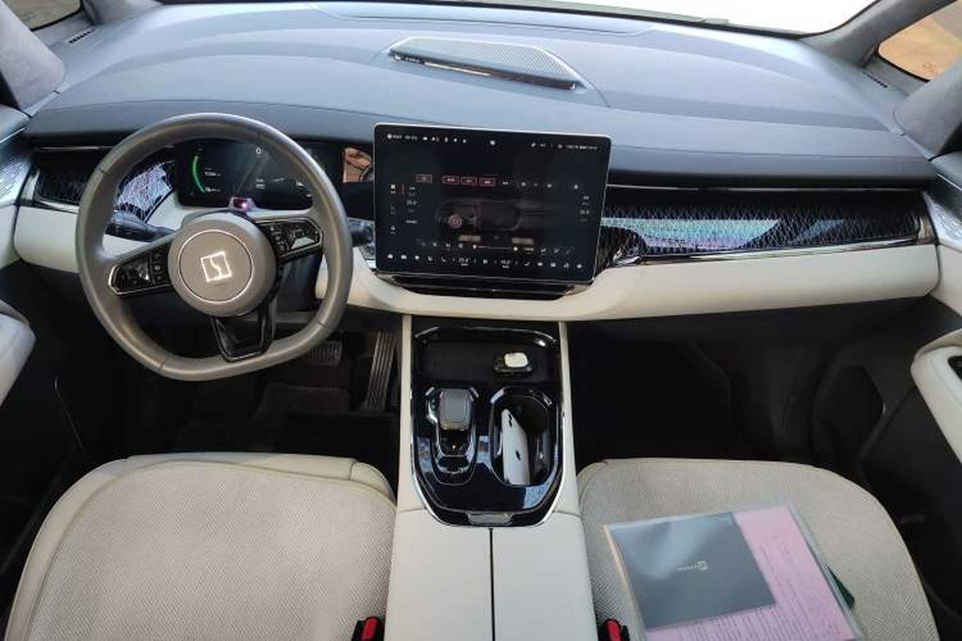 Used Zeekr 009 2022 ME Edition Center Console