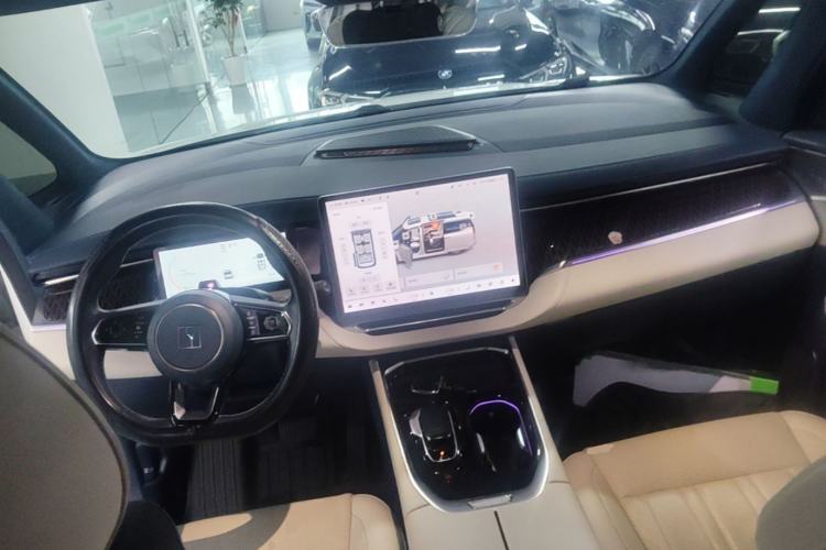 Used Zeekr 009 2022 WE Edition Center Console