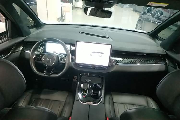 Used Zeekr 009 2022 WE Edition Center Console