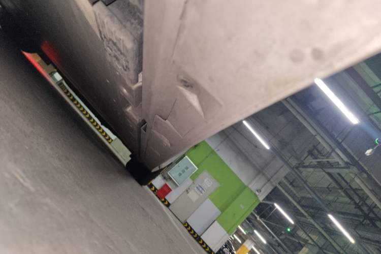 Used Zeekr 009 2022 Revised WE Version Chassis Rear Right