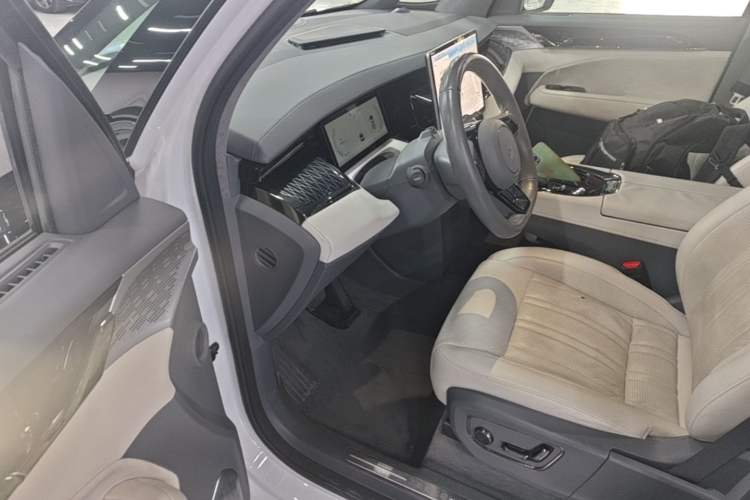 Used Zeekr 009 2022 WE Edition Driver Seat