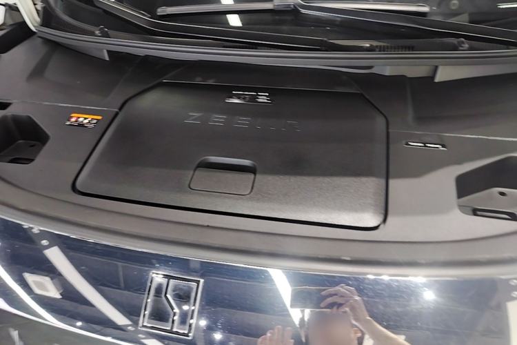 Used Zeekr 009 2022 ME Edition Engine Bay