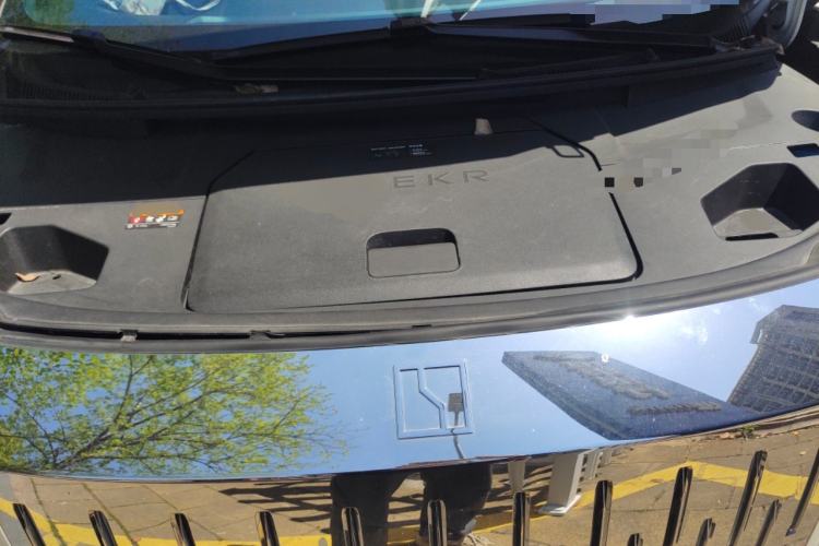 Used Zeekr 009 2022 WE Edition Engine Bay