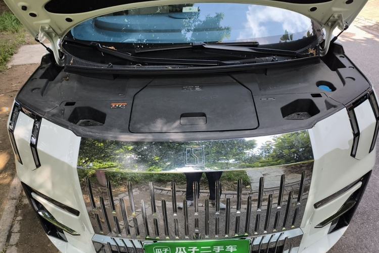 Used Zeekr 009 2022 WE Edition Engine Bay