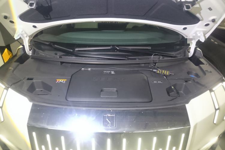 Used Zeekr 009 2022 WE Edition Engine Bay