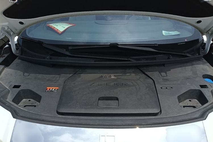 Used Zeekr 009 2022 WE Edition Engine Bay