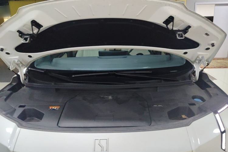 Used Zeekr 009 2022 WE Edition Engine Bay