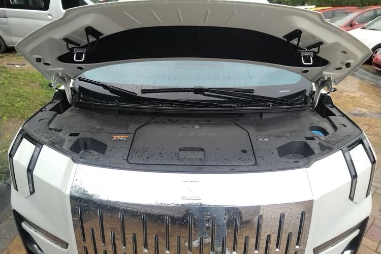 Used Zeekr 009 2022 WE Edition Engine Bay