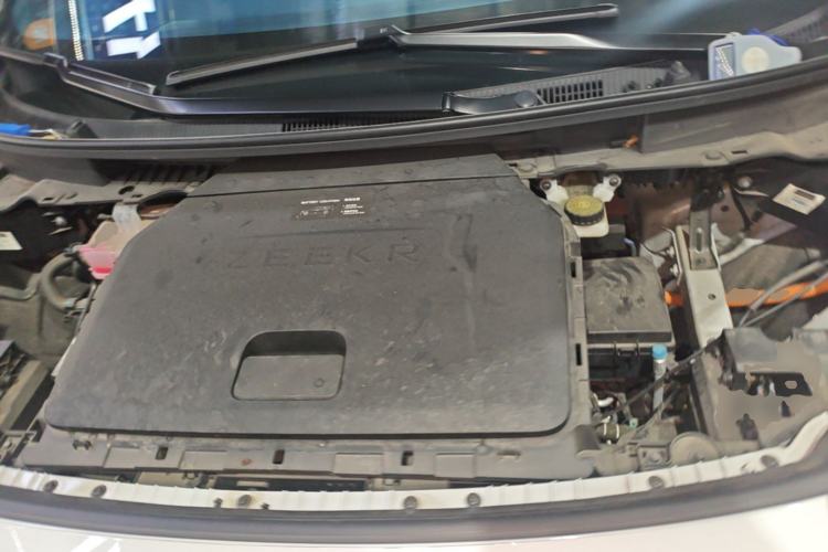 Used Zeekr 009 2022 WE Edition Engine Bay