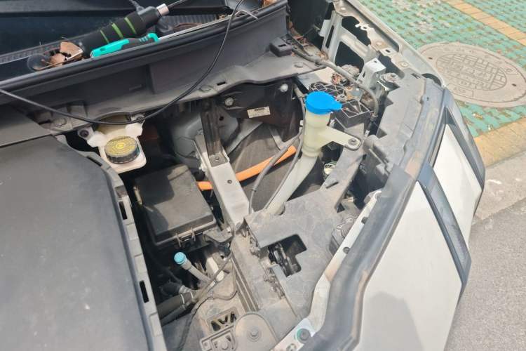 Used Zeekr 009 2022 WE Edition Engine Bay Left