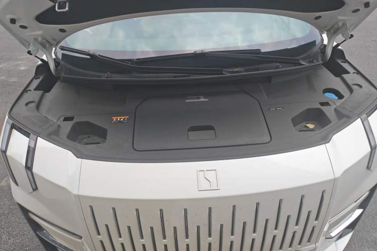 Used Zeekr 009 2022 WE Edition Engine Bay