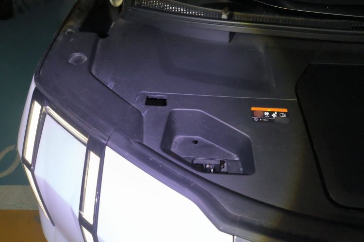 Used Zeekr 009 2022 ME Edition Engine Bay Right